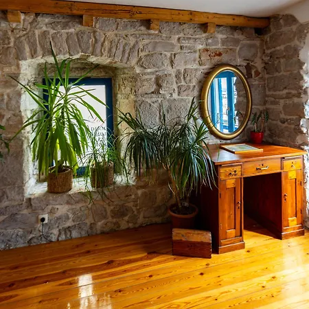 Old House Apartment